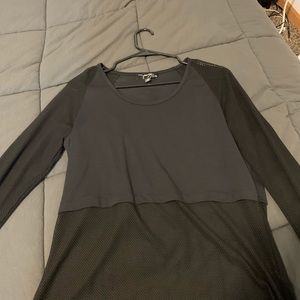 Yoga crop top with lace detailing